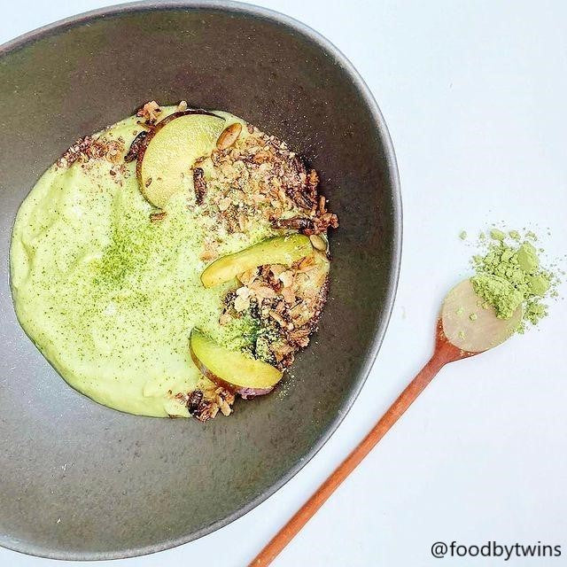Matcha smoothie bowl